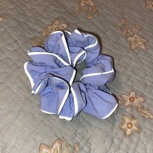 LULULEMON SCRUNCHIE